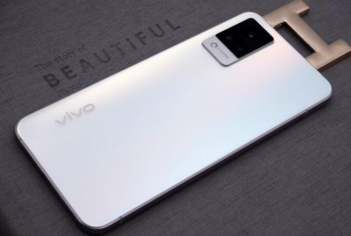 自拍能力最強的手機--vivo S9照亮你的美