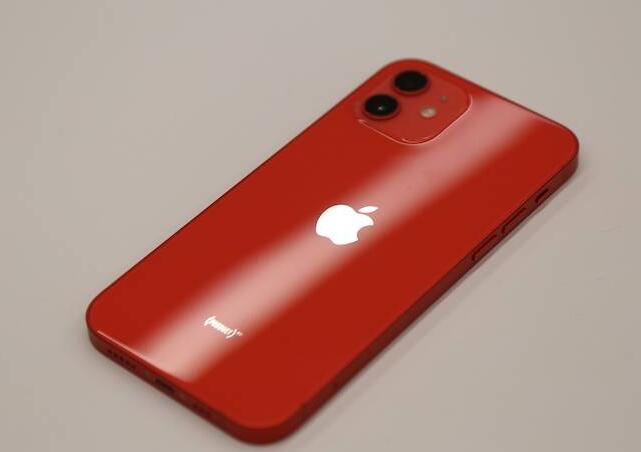 iPhone12的藍(lán)色版本很熱門 這樣的配色你喜歡嗎