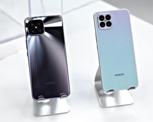 榮耀系列年度力作：榮耀Play5發布，采用創新單電芯雙回路方案