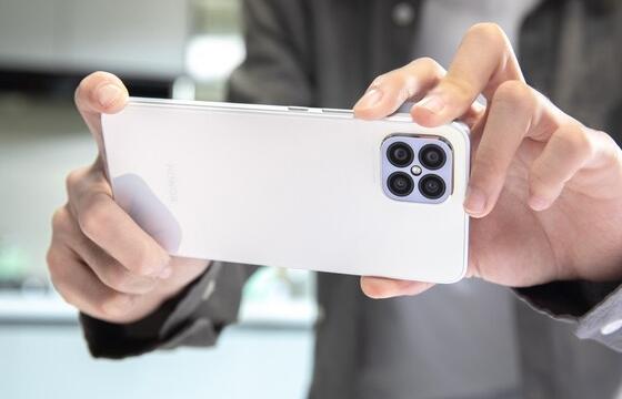 榮耀系列年度力作：榮耀Play5發布，采用創新單電芯雙回路方案