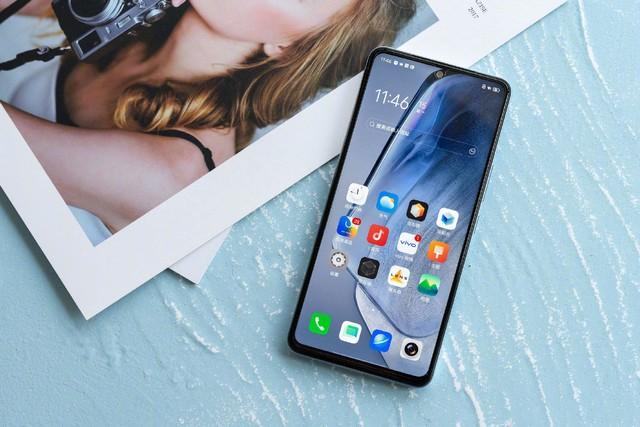 別做等等黨了！realme徐起：手機(jī)市場(chǎng)下半年必迎漲價(jià)潮