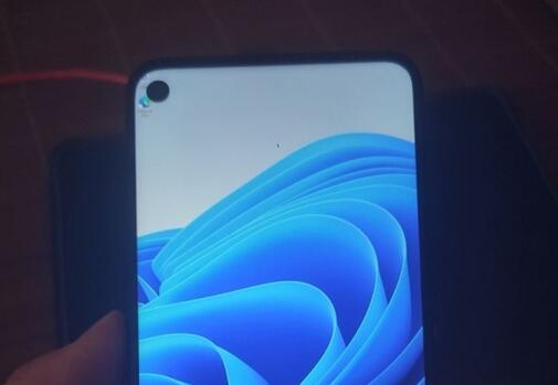 大神出手：小米8上移植運行Windows 11